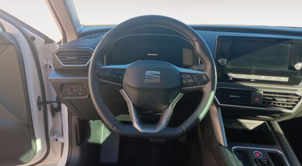 SEAT LEON 2.0 TDI 110KW STYLE XL VISIO DSG 150CV SEAT LEON 2.0 TDI 110KW STYLE XL VISIO DSG 150CV