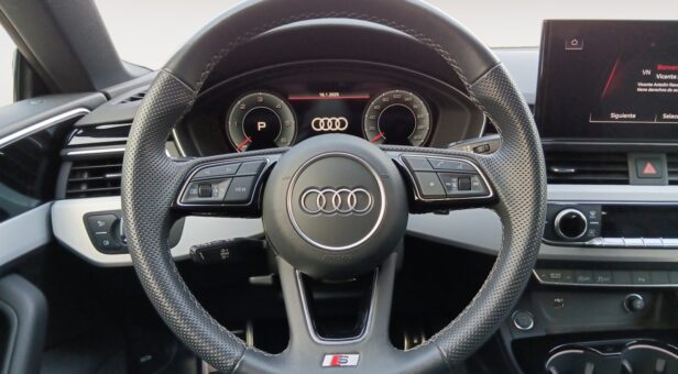 AUDI A5 COUPE 2.0 40 TFSI S TRONIC S LINE 204 2P