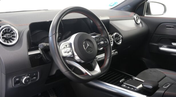 MERCEDES EQA 250 AMG LINE