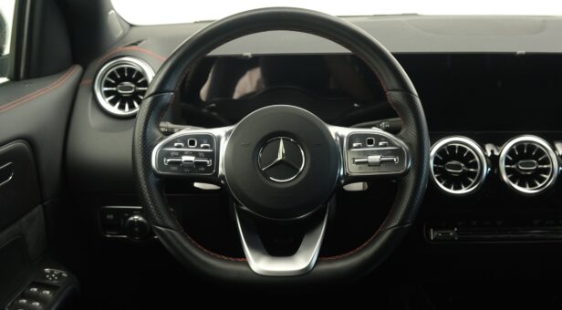 MERCEDES EQA 250 AMG LINE