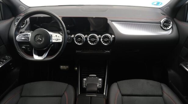 MERCEDES EQA 250 AMG LINE