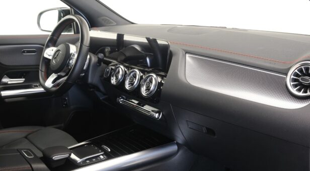 MERCEDES EQA 250 AMG LINE