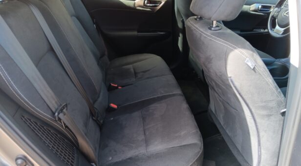 LEXUS SERVIPLEM-BARYVAL 200h BUSINESS HYBRID AUTO 136 5P