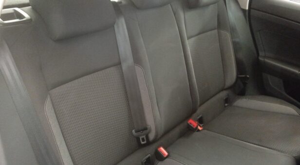 VOLKSWAGEN POLO BERLINA CON PORTON 1.0 TSI 70KW LIFE 95 5P