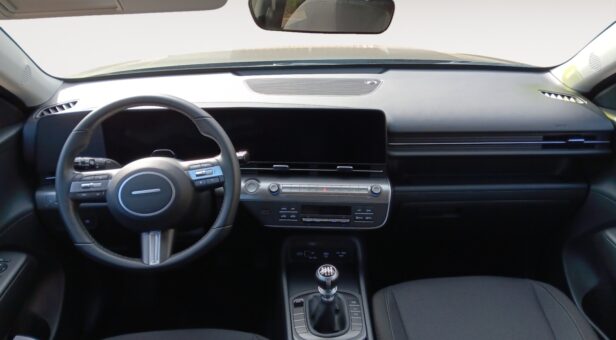 HYUNDAI KONA TODOTERRENO 1.6T 101KW MAXX 138 5P HYUNDAI KONA TODOTERRENO 1.6T 101KW MAXX 138 5P