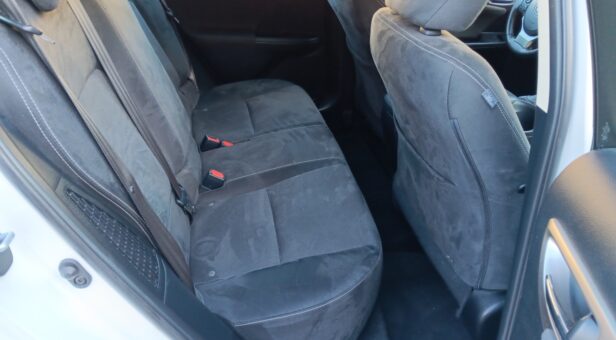 LEXUS SERVIPLEM-BARYVAL 200h BUSINESS HYBRID AUTO 1.8 136 5P LEXUS SERVIPLEM-BARYVAL 200h BUSINESS HYBRID AUTO 1.8 136 5P