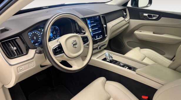 VOLVO XC60 2.0 D B4 INSCRIPTION AUTO AWD HEV 197cv 5P