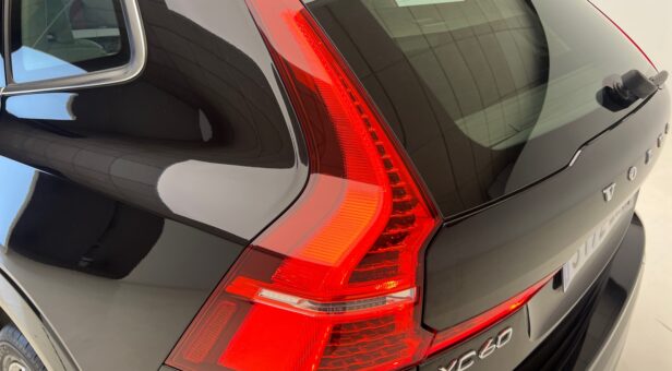 VOLVO XC60 2.0 D B4 INSCRIPTION AUTO AWD HEV 197cv 5P