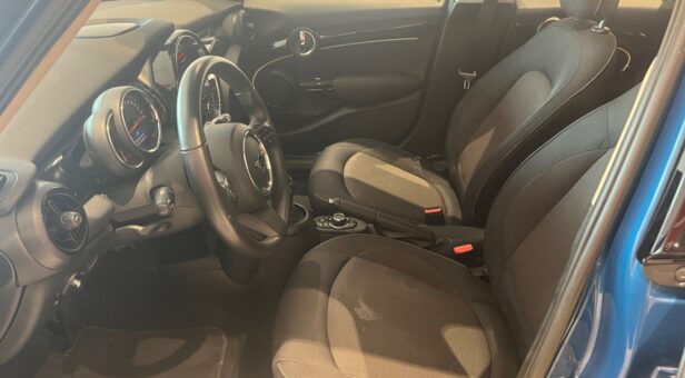 MINI MINI COOPER AUTOMATICO 1.5CC 136CV 5P MINI MINI COOPER AUTOMATICO 1.5CC 136CV 5P