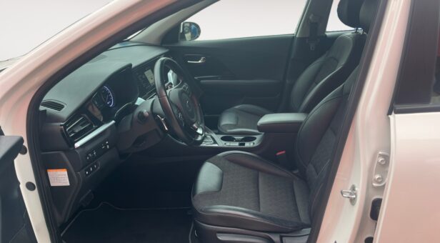 KIA NIRO DRIVE 1.6 GDI HYBRID PHEV 104KW 141CV 5P KIA NIRO DRIVE 1.6 GDI HYBRID PHEV 104KW 141CV 5P