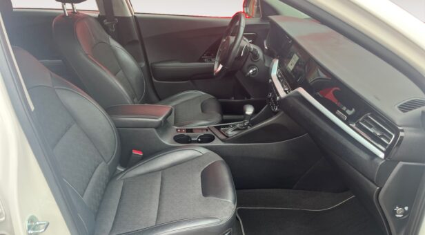 KIA NIRO DRIVE 1.6 GDI HYBRID PHEV 104KW 141CV 5P KIA NIRO DRIVE 1.6 GDI HYBRID PHEV 104KW 141CV 5P