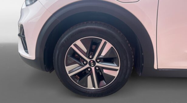 KIA NIRO DRIVE 1.6 GDI HYBRID PHEV 104KW 141CV 5P KIA NIRO DRIVE 1.6 GDI HYBRID PHEV 104KW 141CV 5P